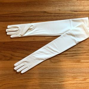 NWOT  Off white formal gloves